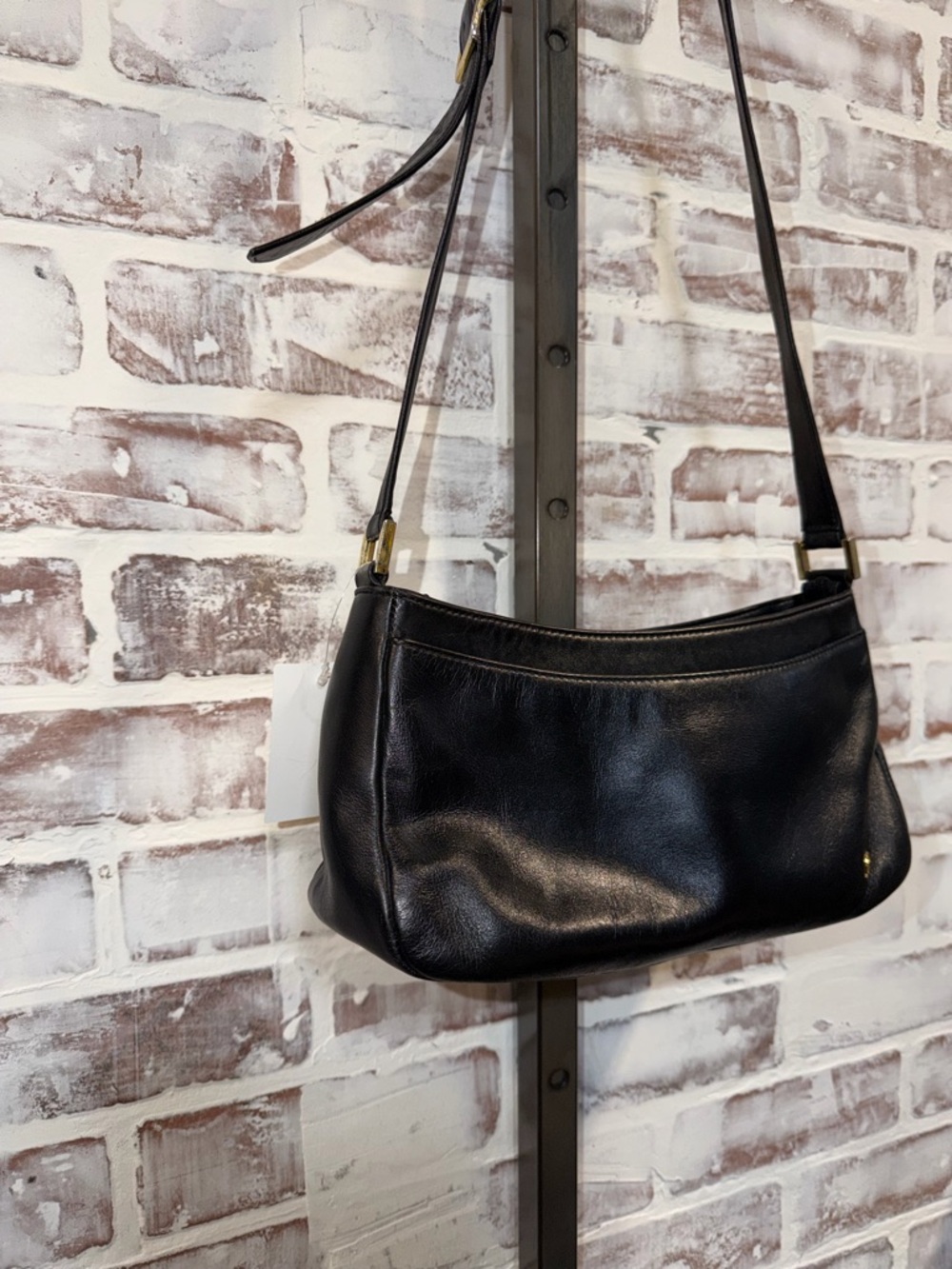 Etienne Classic Black Leather Shoulder Bag - Picture 4 of 11
